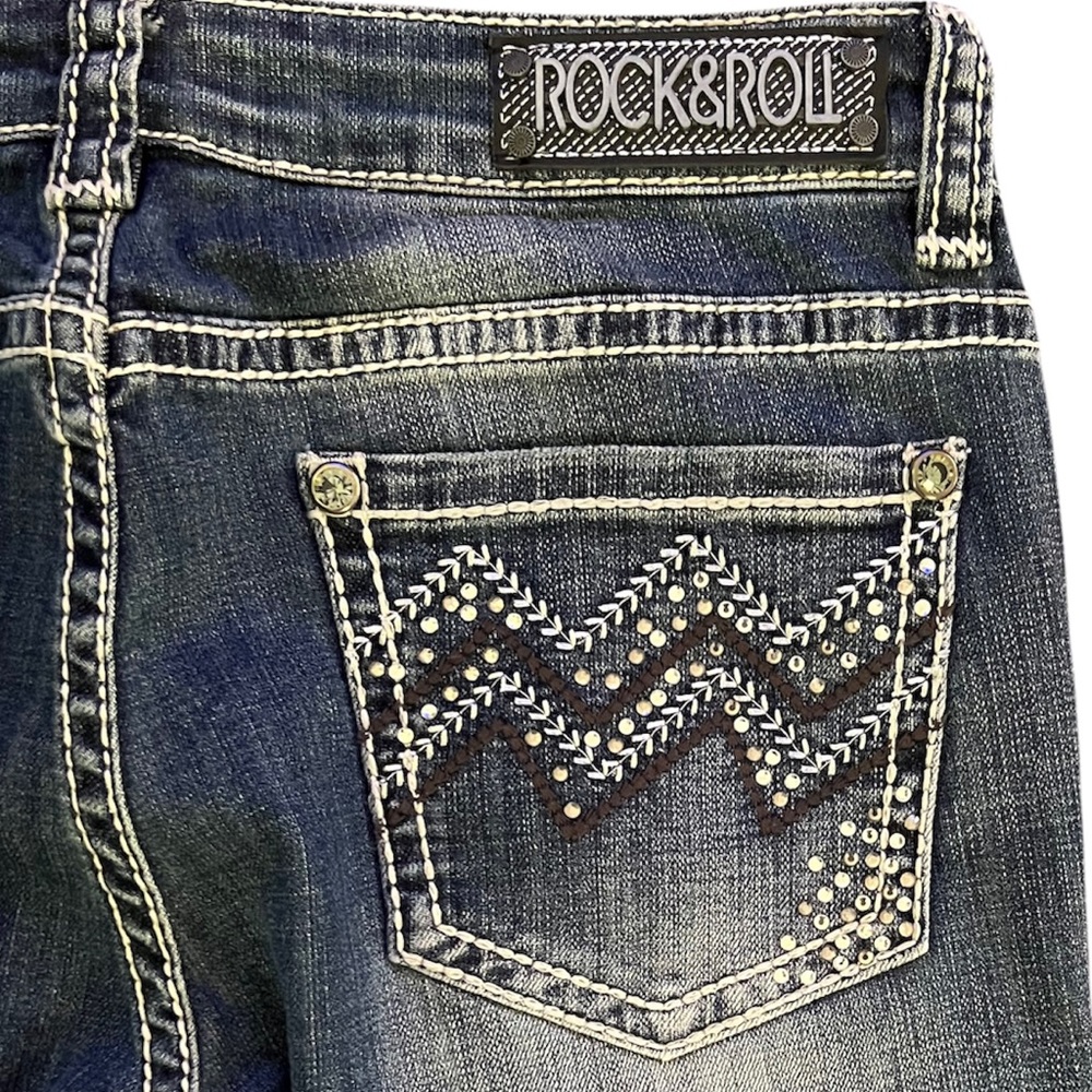 *SOLD* Rock & Roll Cowgirl Rival Low Rise Bootcut Jeans - Picture 9 of 9
